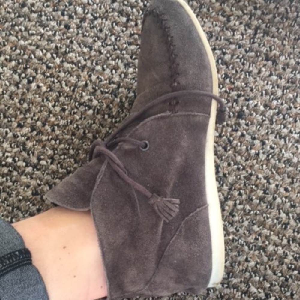 Minnetonka like boots